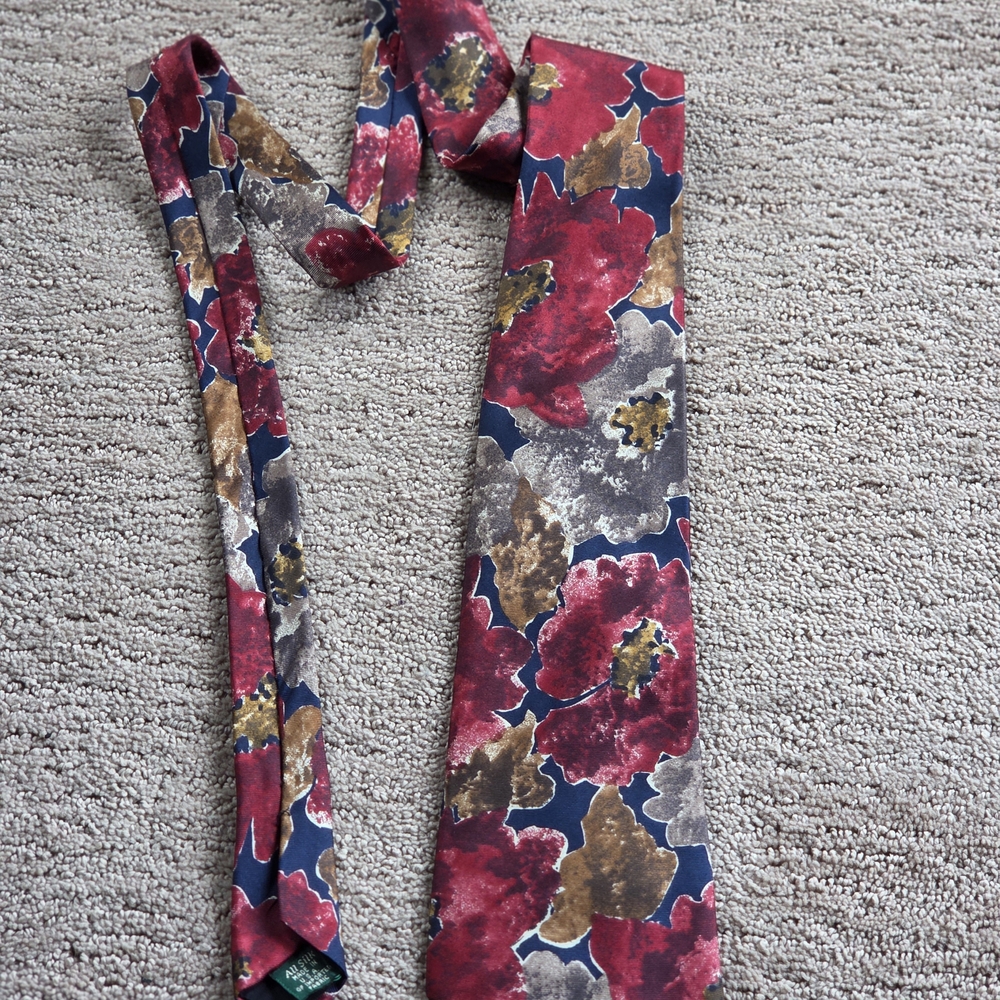 Floral Patterned Tie